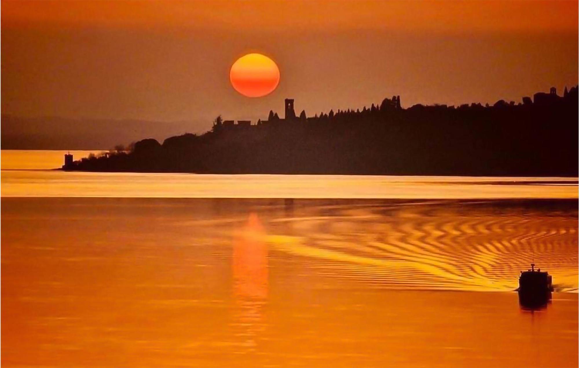 Gorgeous Stacaravan In Tuoro Sul Trasimeno Villa Exterior foto